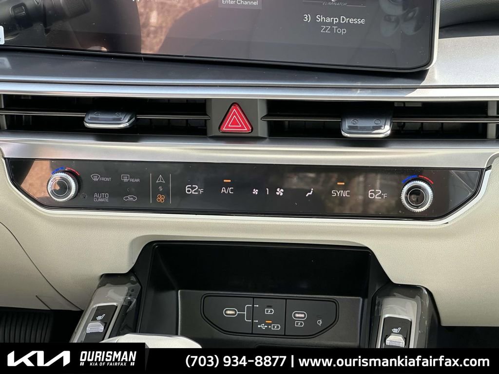 New 2025 Kia Sorento EX image 11