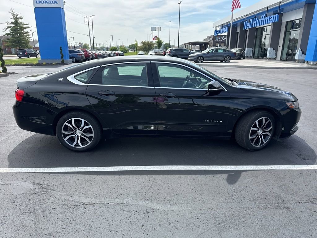 Used 2017 Chevrolet Impala LT FWD image 2