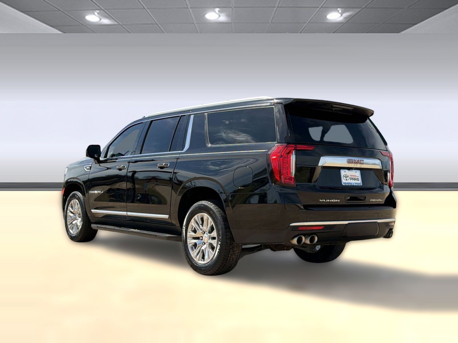 Used 2023 GMC Yukon XL Denali image 3
