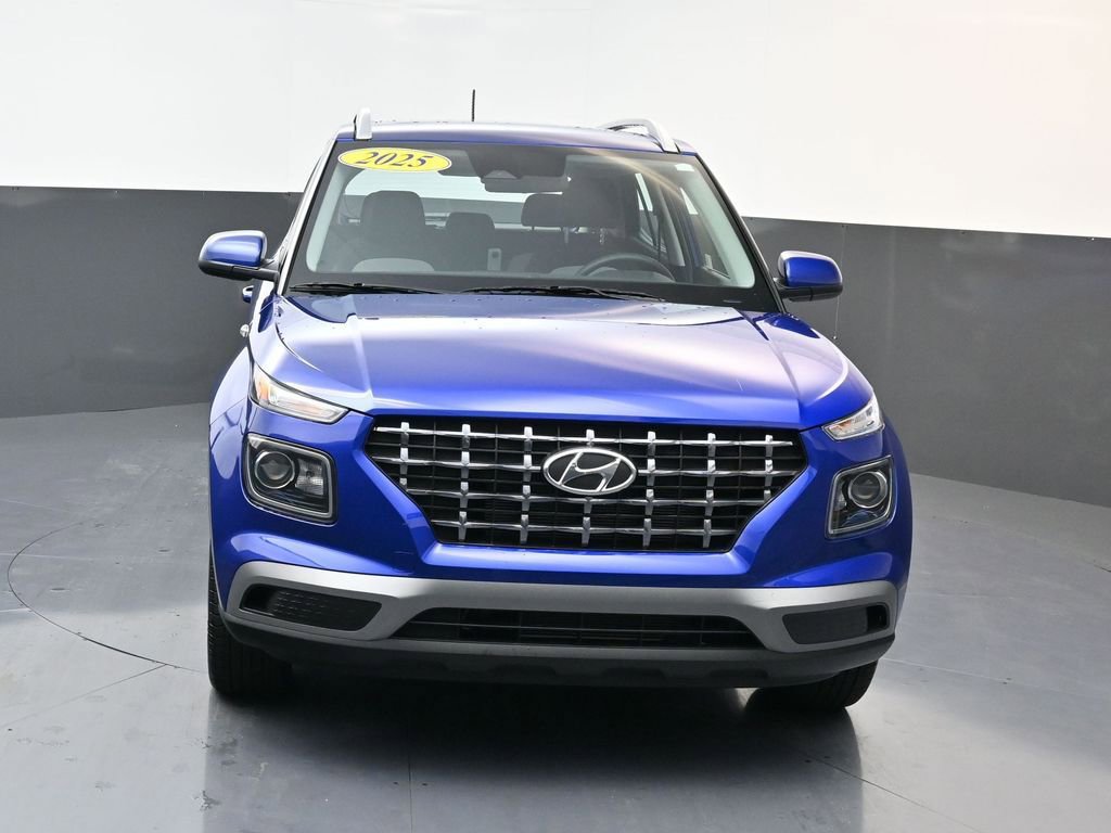 Certified 2025 Hyundai Venue SEL image 9