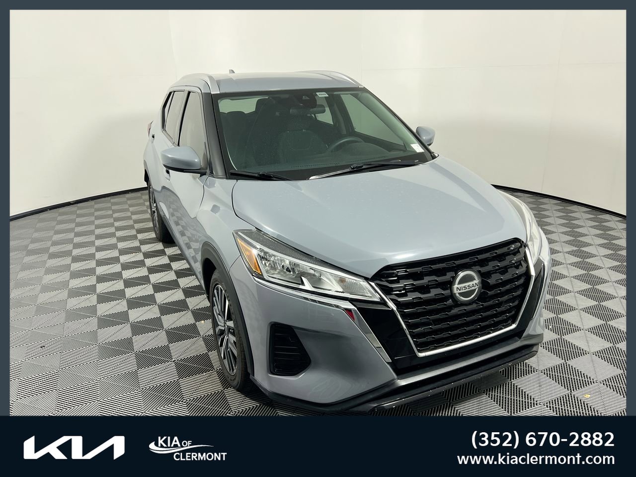 Used 2021 Nissan Kicks SV image 1