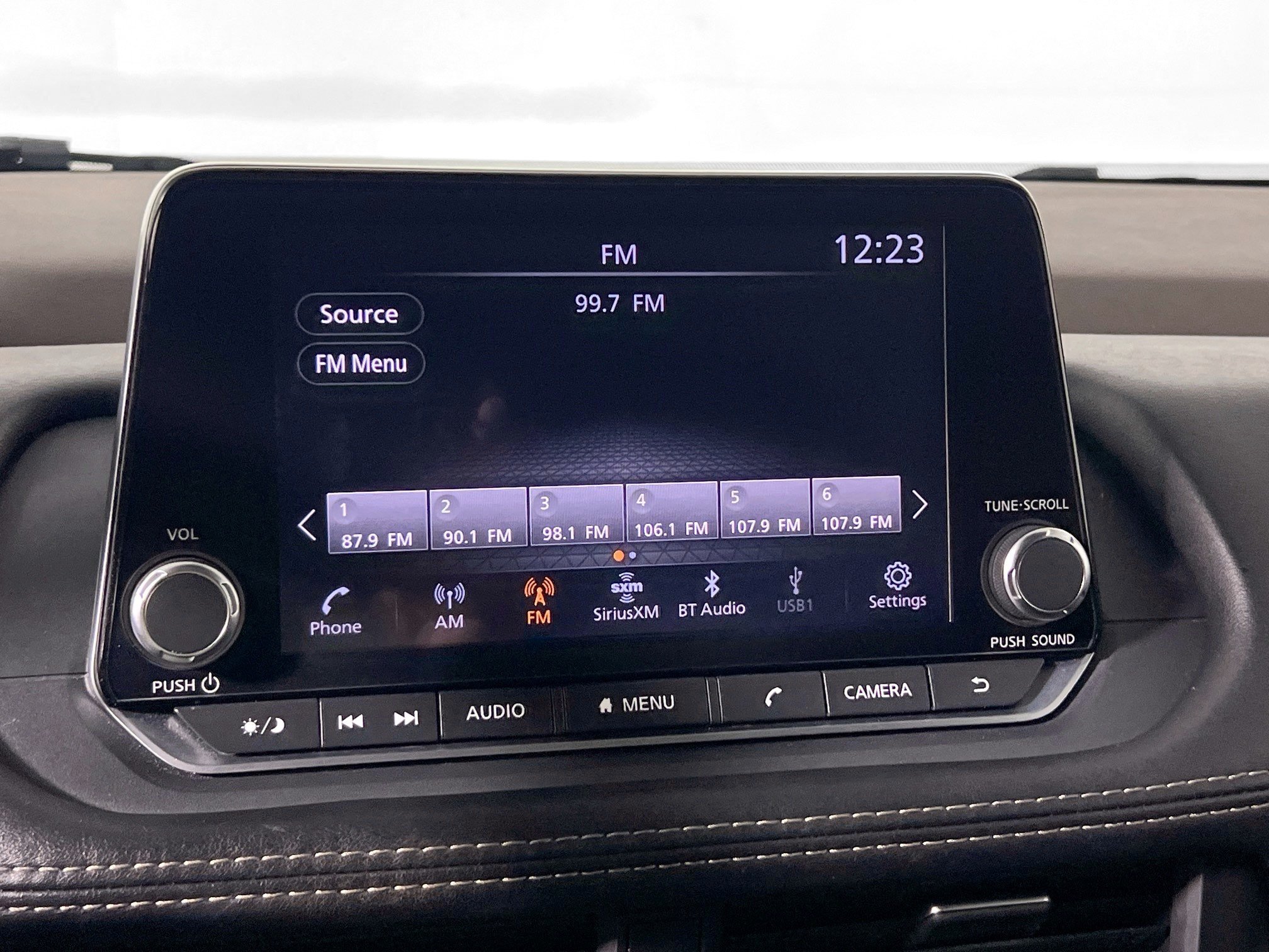 Used 2023 Nissan Rogue SV AWD/4WD image 27