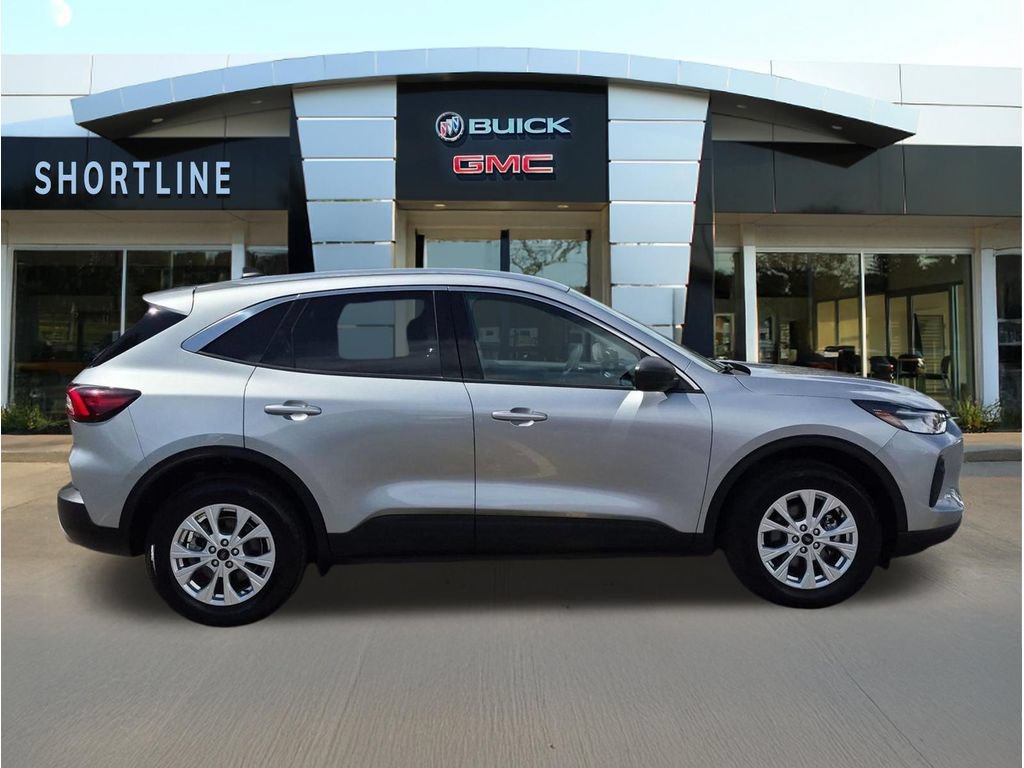 Used 2024 Ford Escape Active AWD/4WD image 2