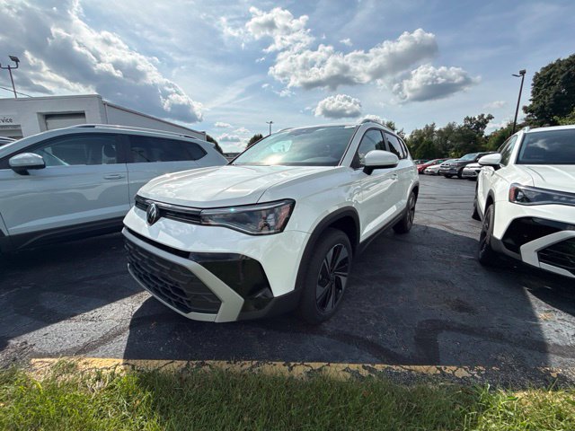 New 2026 Volkswagen Taos SE AWD/4WD image 4