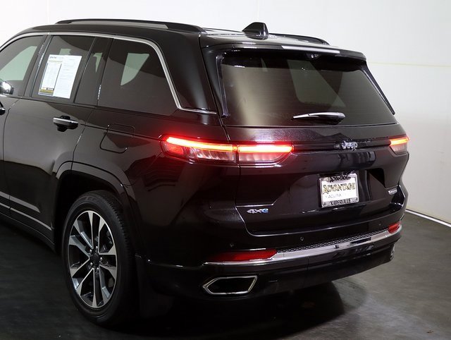 Used 2022 Jeep Grand Cherokee Overland w/ Luxury Tech Group IV image 11