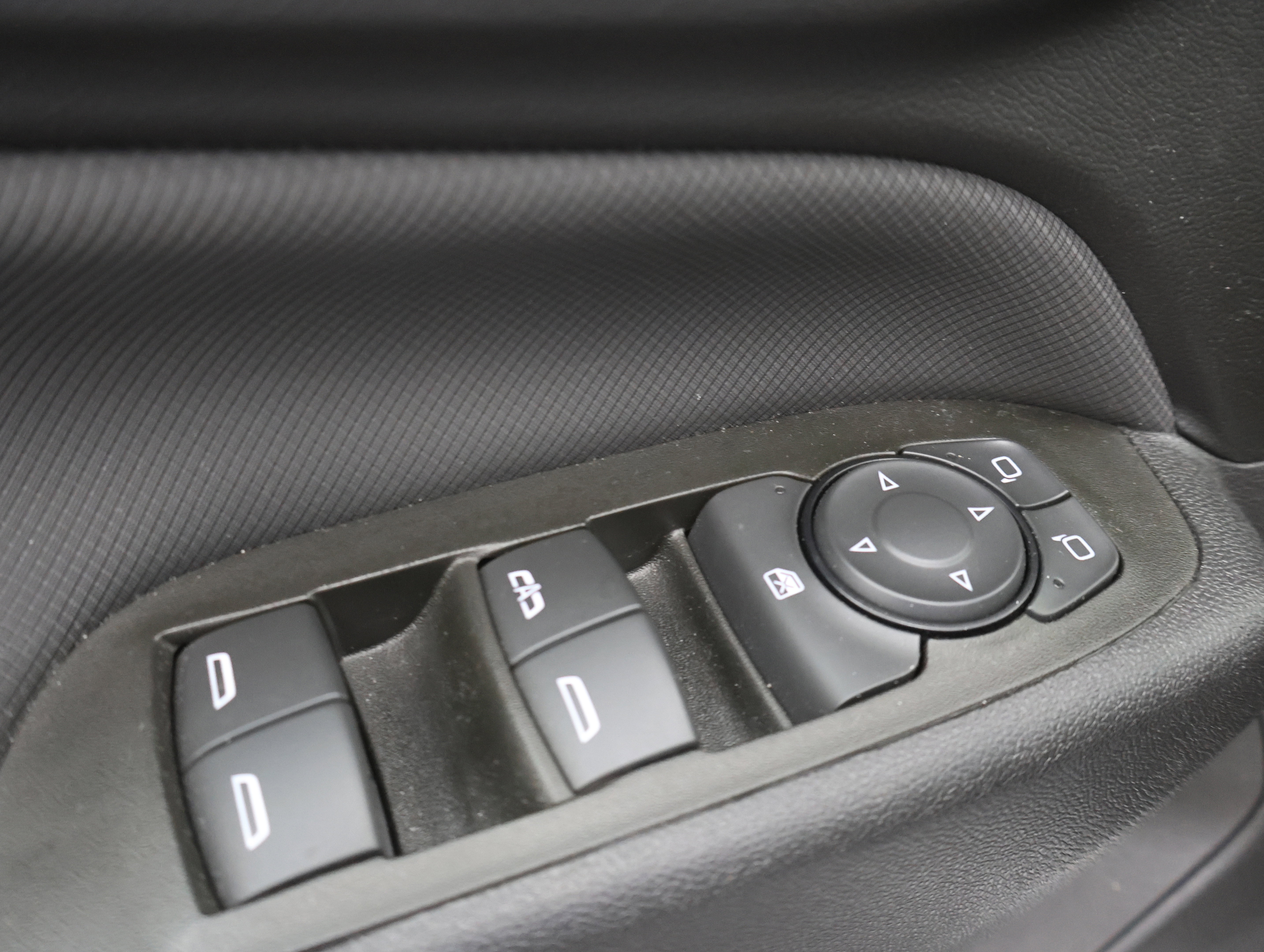 Used 2024 Chevrolet Equinox RS w/ LPO, Floor Liner Package image 40