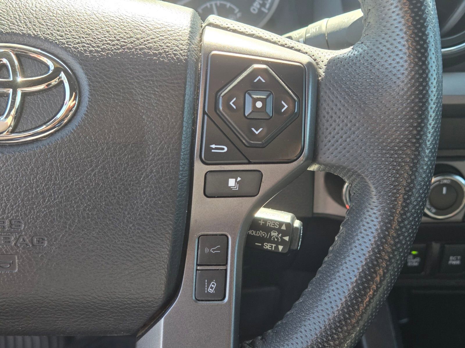 Used 2023 Toyota Tacoma TRD Pro AWD/4WD image 12