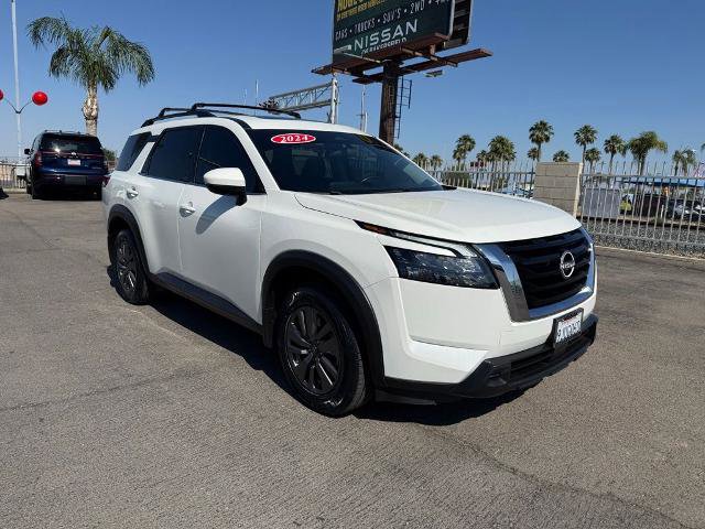 Certified 2024 Nissan Pathfinder SV w/ SV Premium Package FWD image 1