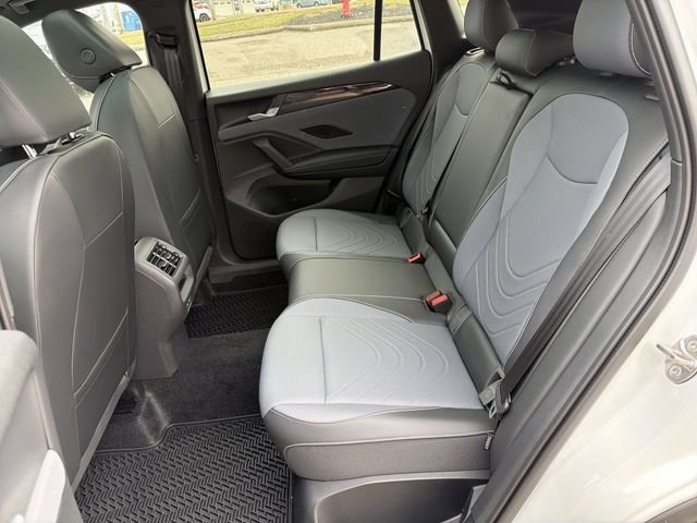 New 2026 Volkswagen Tiguan SE R-Line FWD image 23