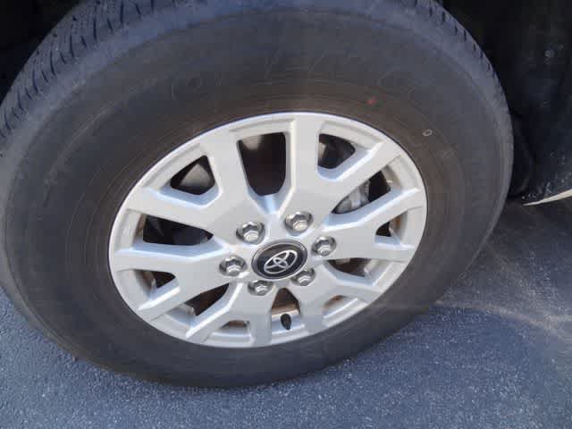 Used 2024 Toyota Tacoma SR5 AWD/4WD image 16