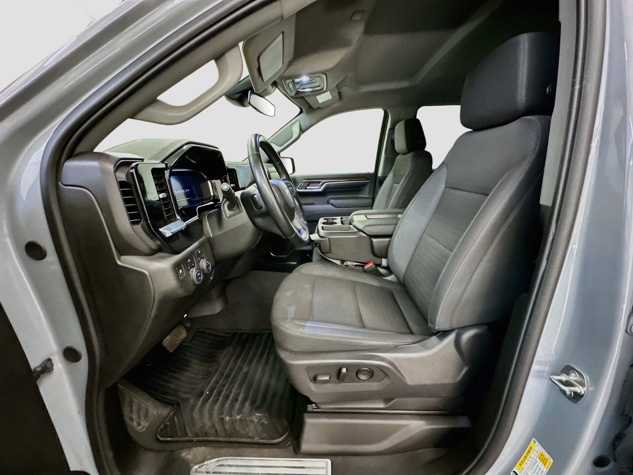 Used 2024 Chevrolet Silverado 1500 LT AWD/4WD image 13