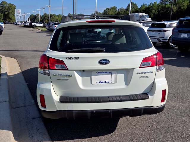 Used 2014 Subaru Outback 2.5i Limited w/ Moonroof Package AWD/4WD image 9