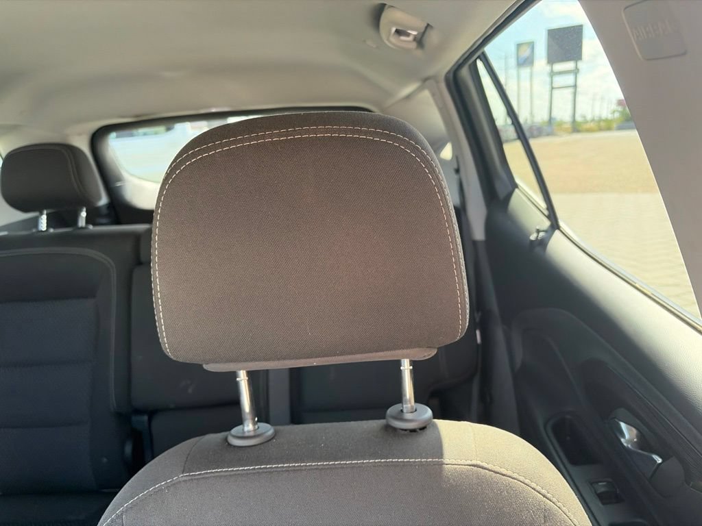 Used 2024 GMC Terrain SLE FWD image 15