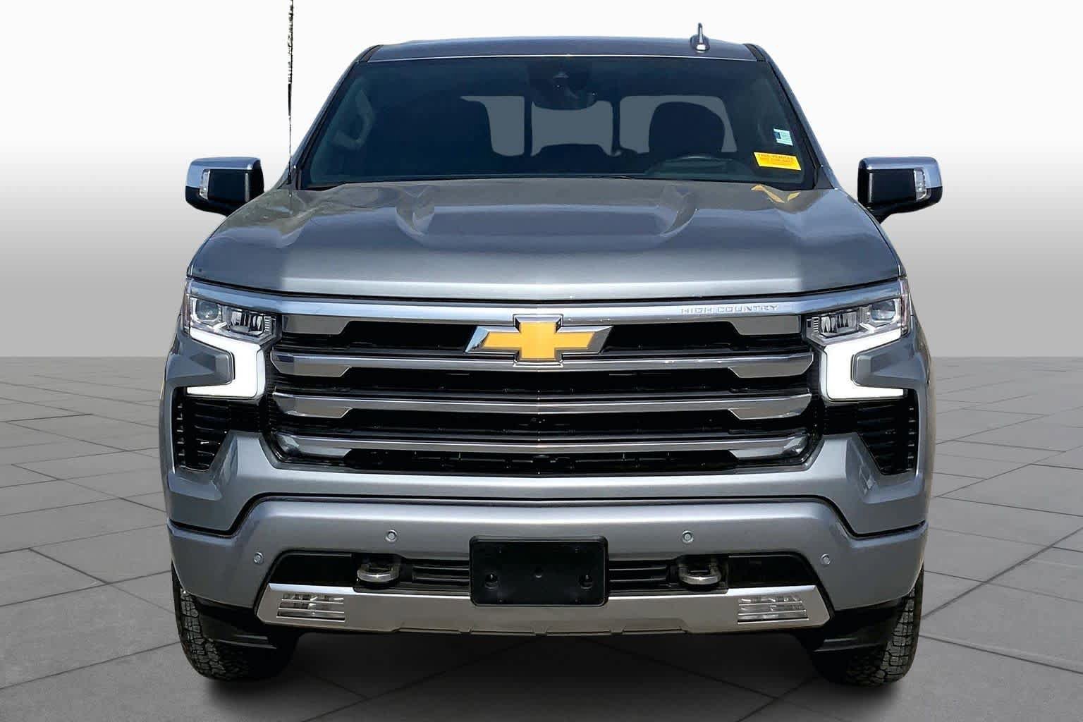 Used 2023 Chevrolet Silverado 1500 High Country w/ Technology Package AWD/4WD image 4