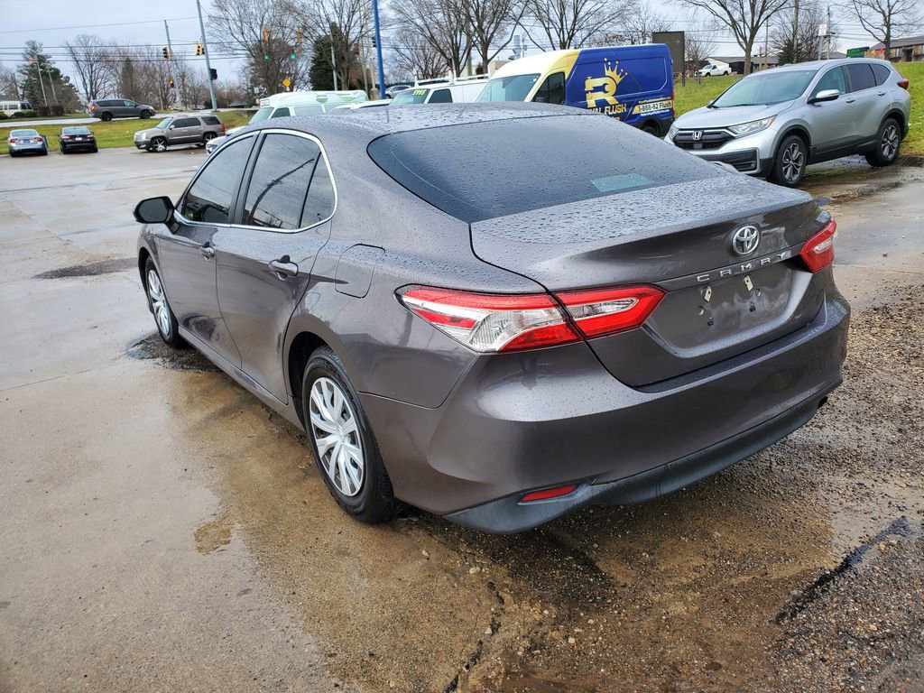 Used 2018 Toyota Camry L image 3
