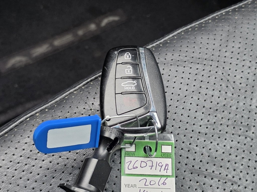 Used 2016 Hyundai Azera image 36