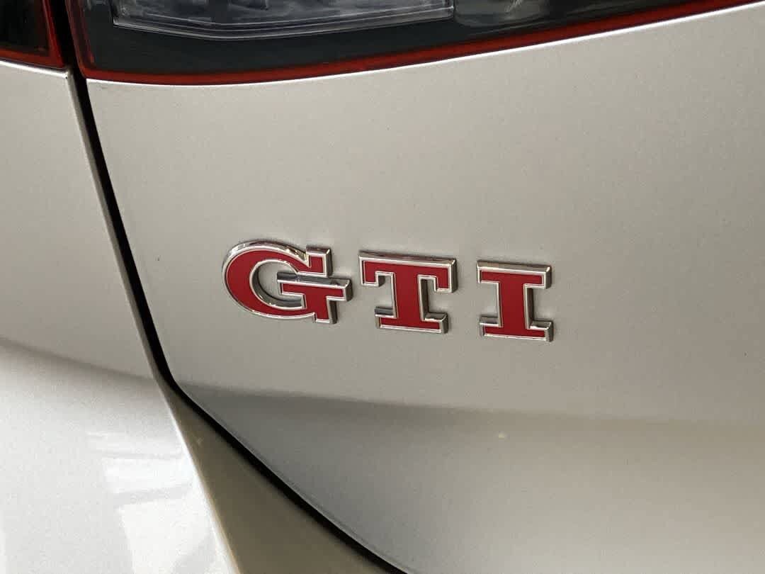 Used 2016 Volkswagen GTI S FWD image 11