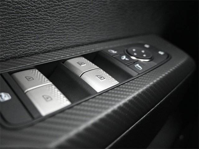 New 2025 Mitsubishi Outlander SE image 30