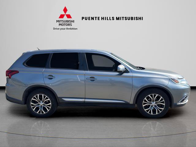Used 2016 Mitsubishi Outlander SE image 4