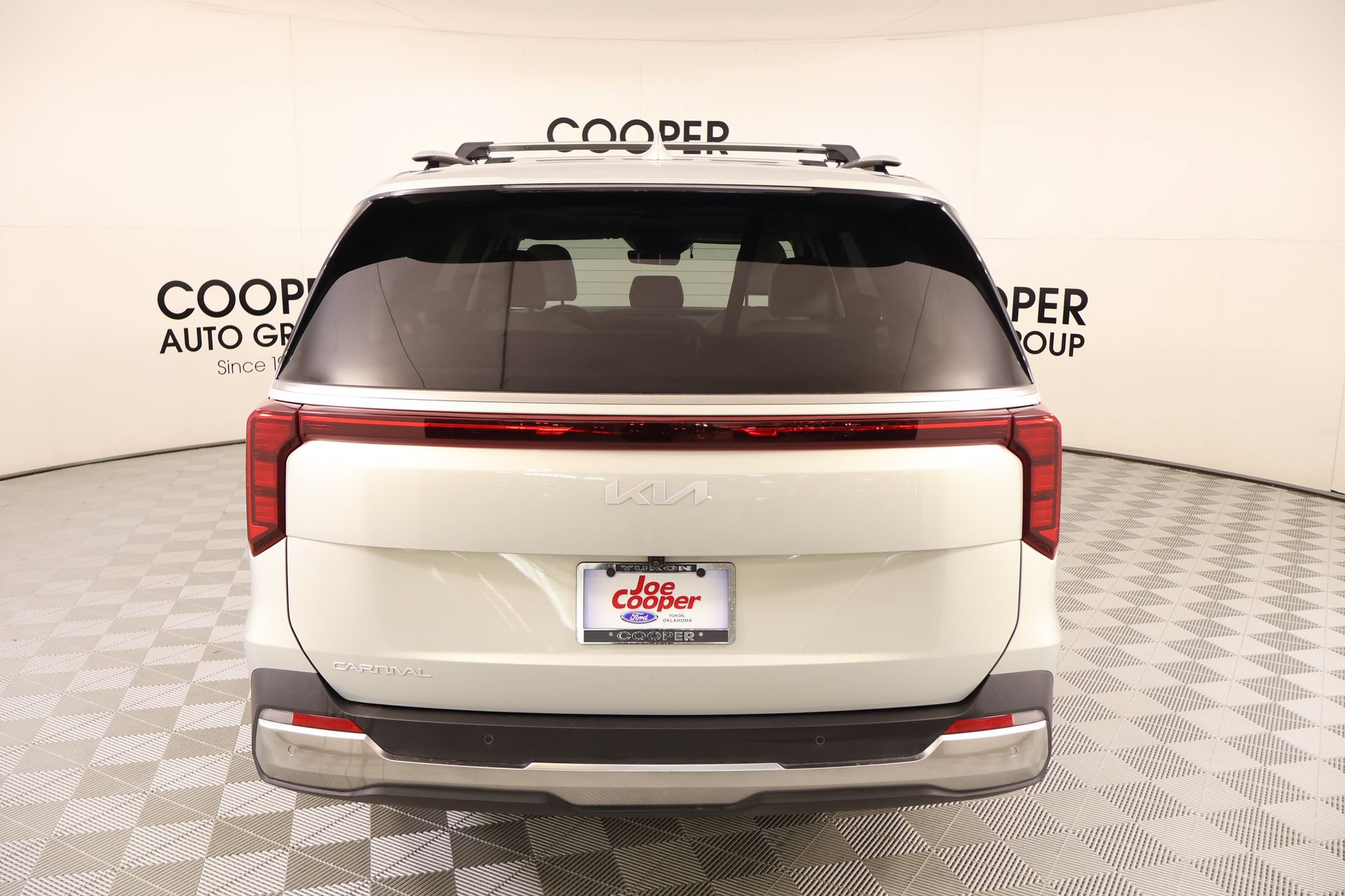 Used 2025 Kia Carnival SX FWD image 23