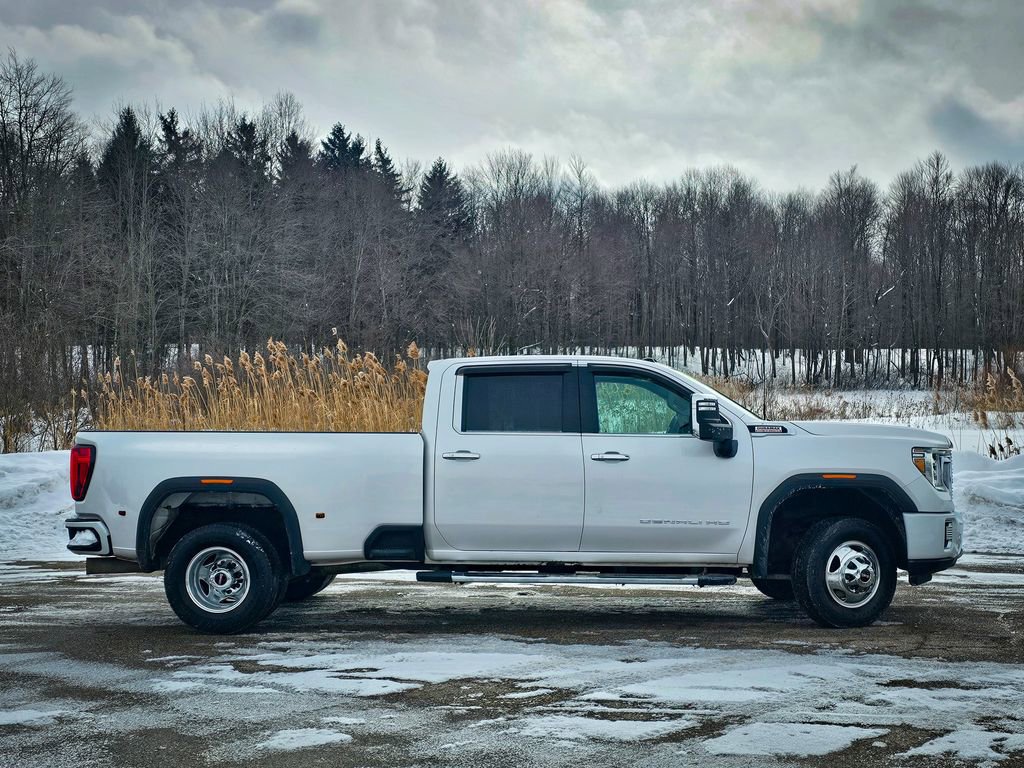 Used 2022 GMC Sierra 3500 Denali image 2