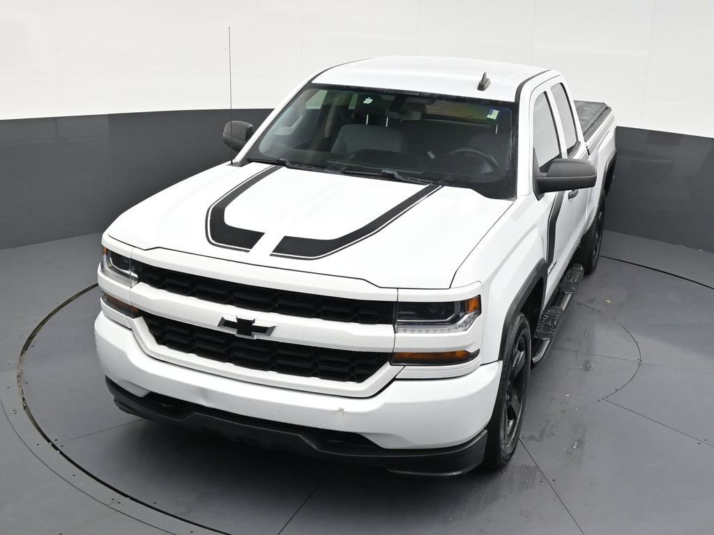 Used 2018 Chevrolet Silverado 1500 Custom w/ Custom Value Package RWD image 19