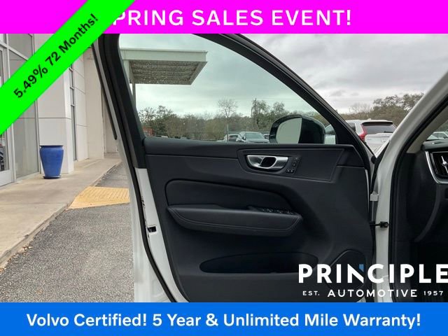 Certified 2025 Volvo XC60 B5 Core image 14