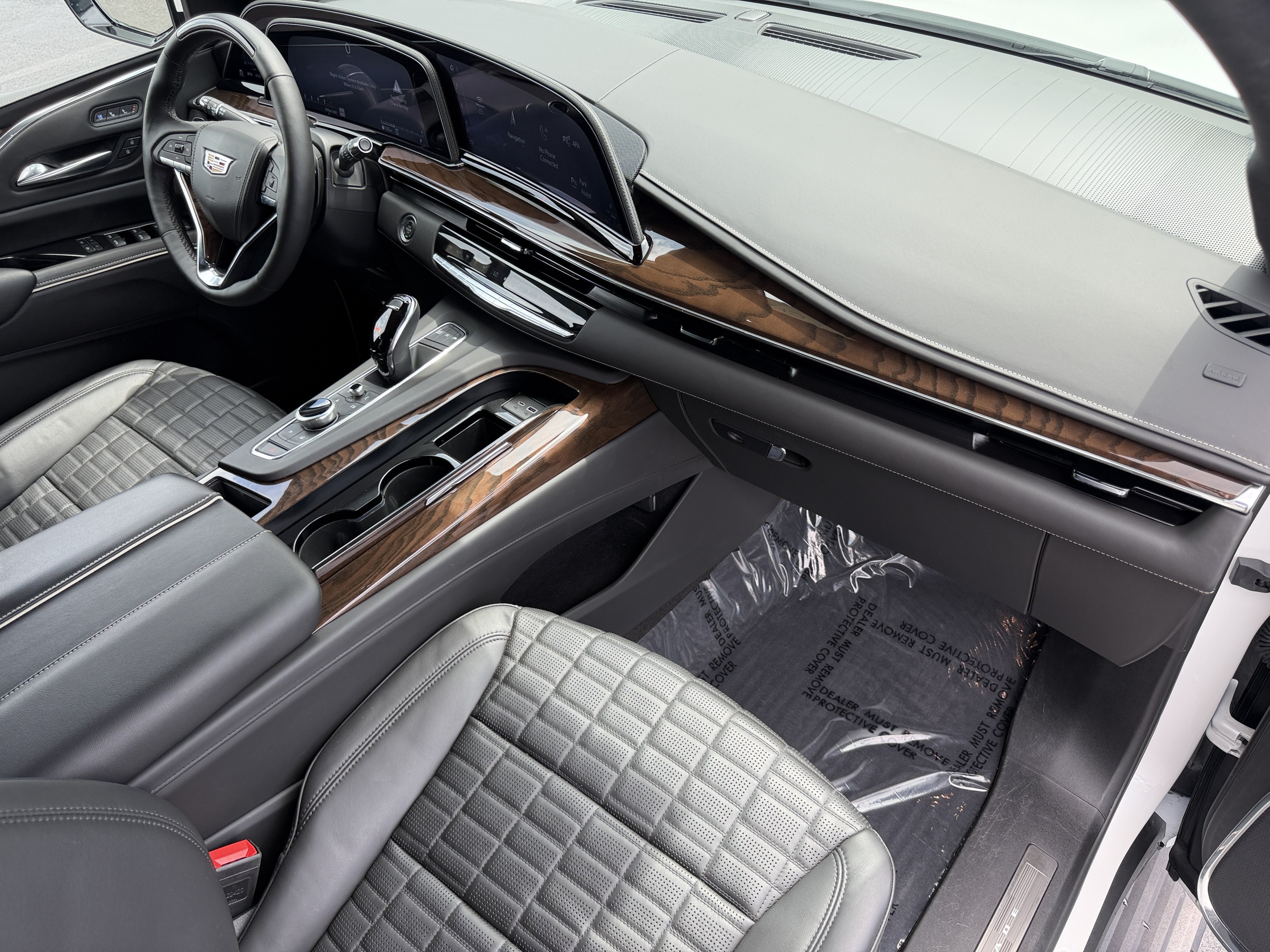 Certified 2024 Cadillac Escalade ESV Premium Luxury Platinum w/ LPO, Floor Liner Package AWD/4WD image 13