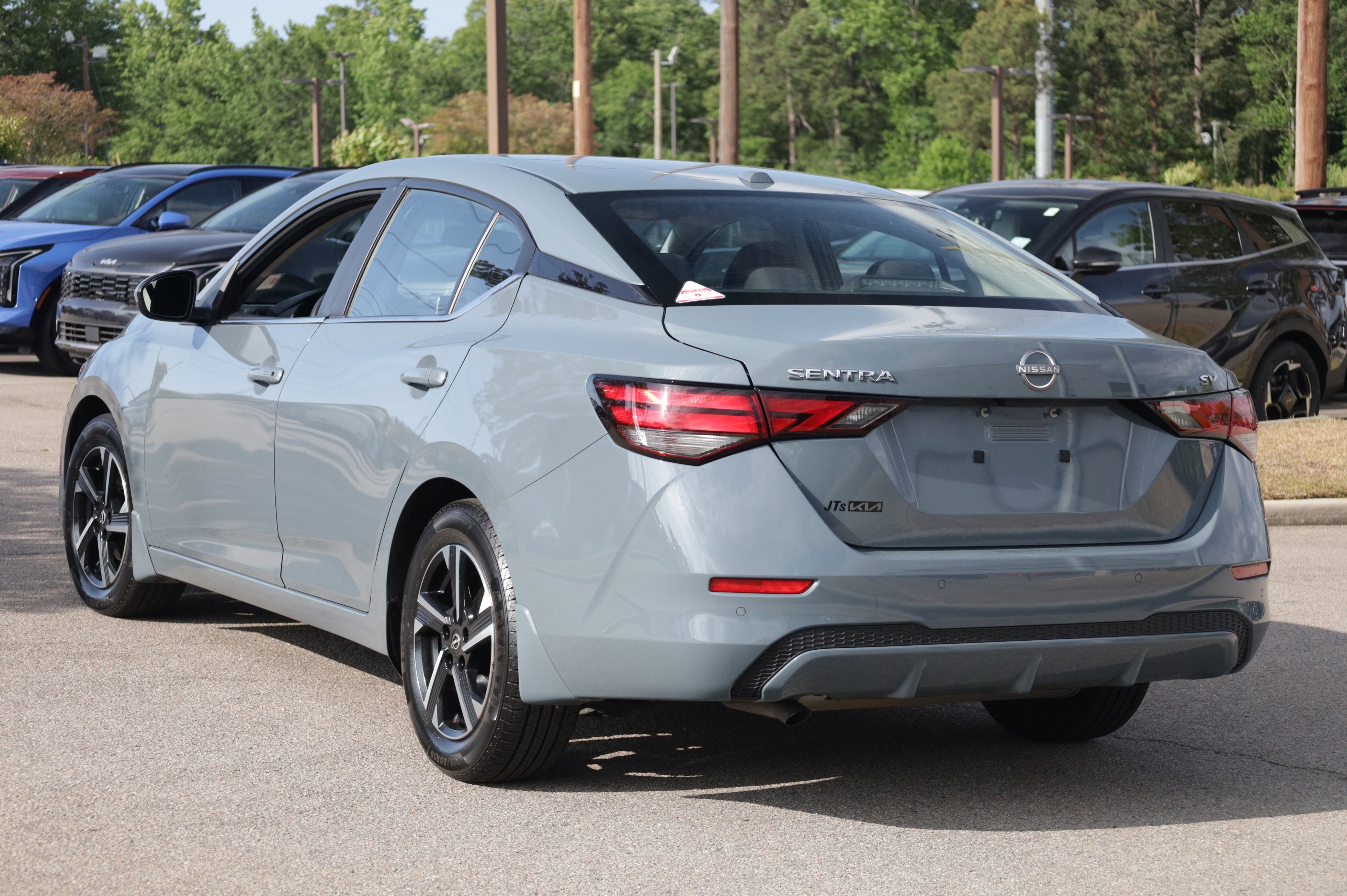 Used 2024 Nissan Sentra SV FWD image 3