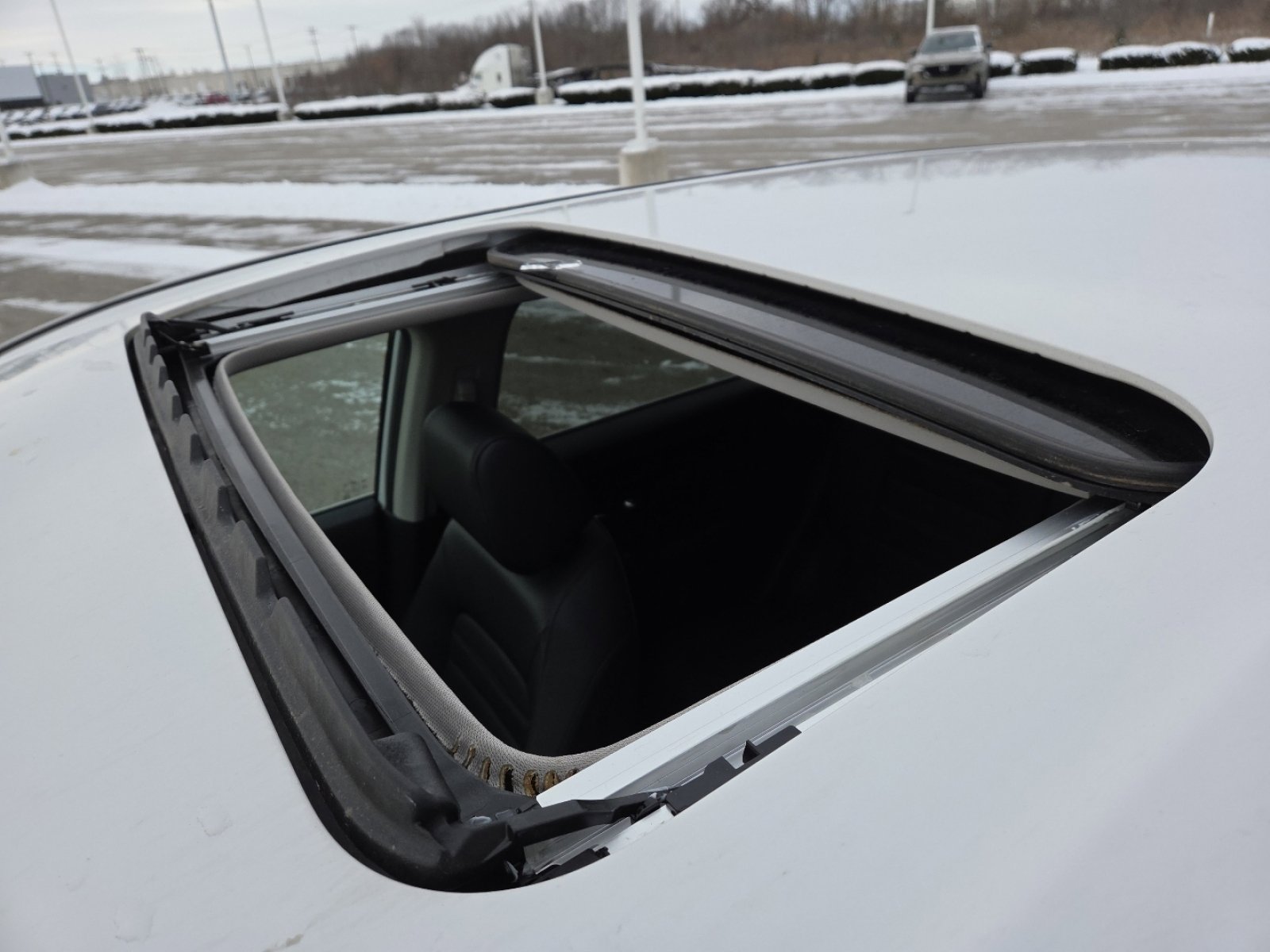 Used 2024 Honda CR-V EX-L image 4