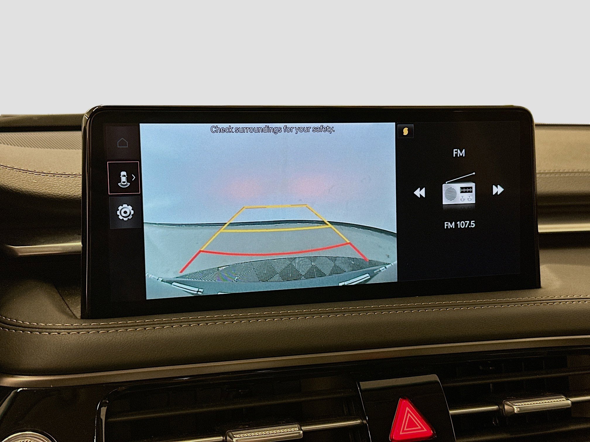 Used 2025 Genesis G70 2.5T image 23