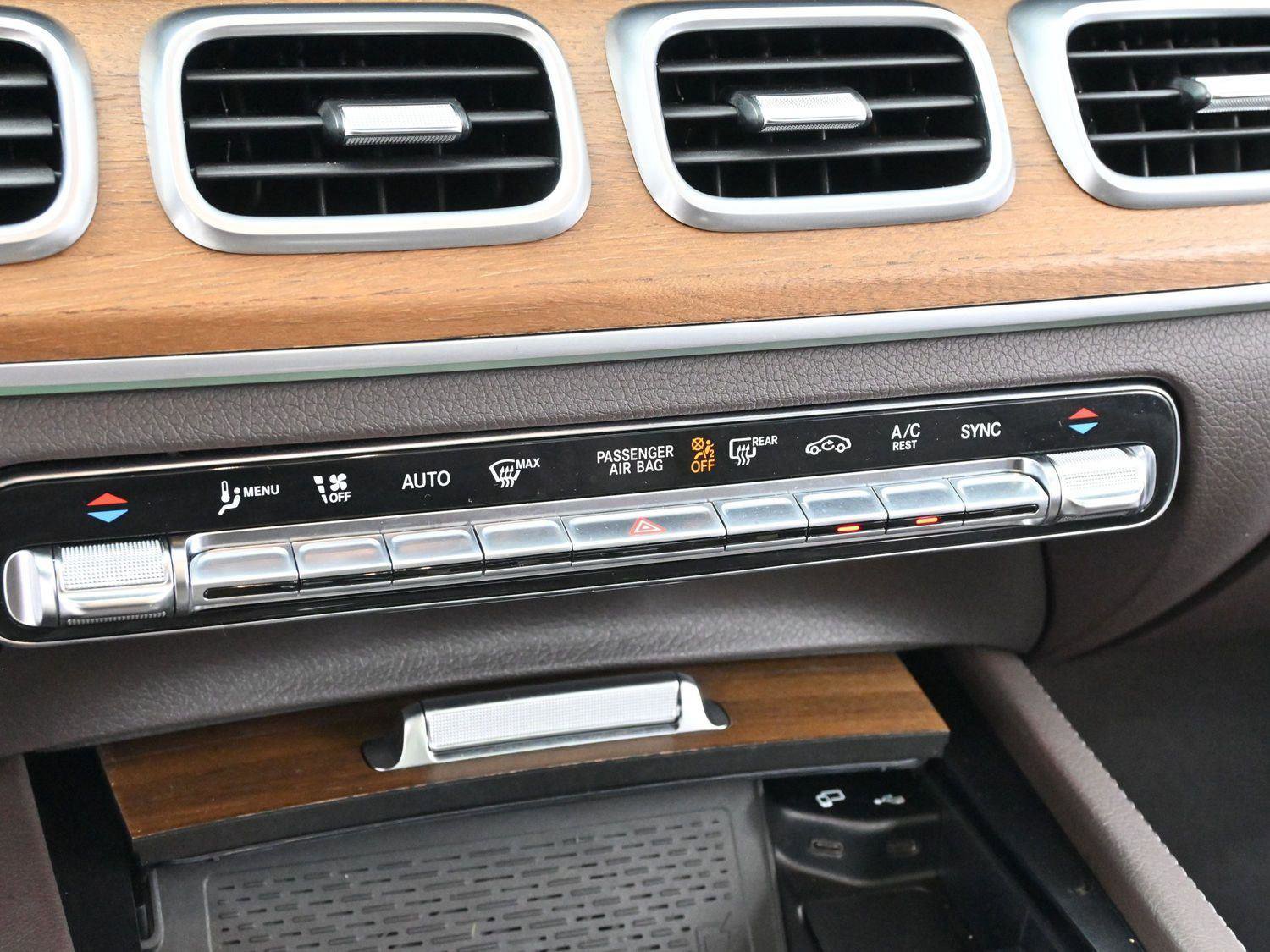 Used 2023 Mercedes-Benz GLS 450 4MATIC image 24