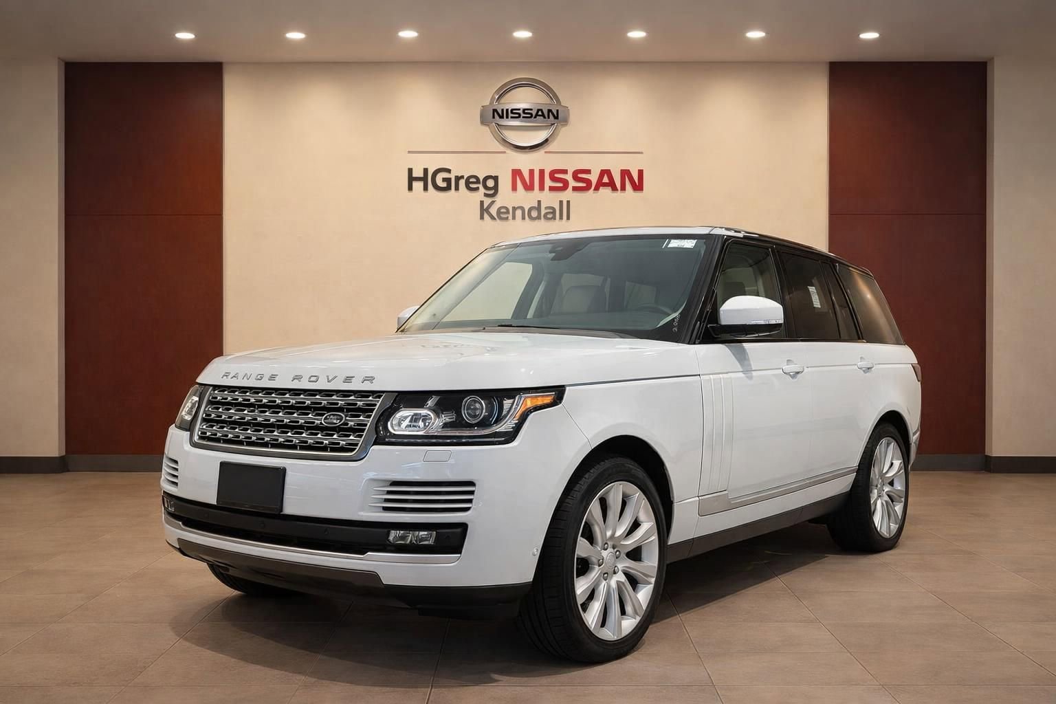 Used 2017 Land Rover Range Rover Supercharged AWD/4WD image 3