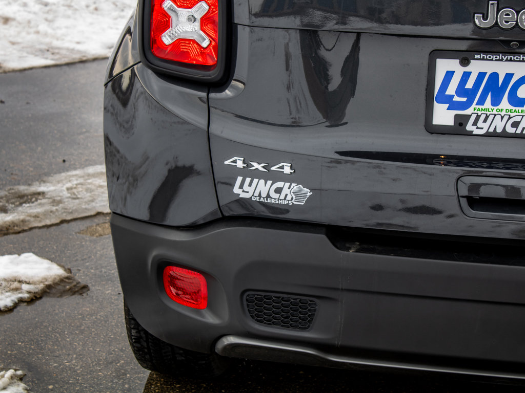 Used 2023 Jeep Renegade Limited image 9