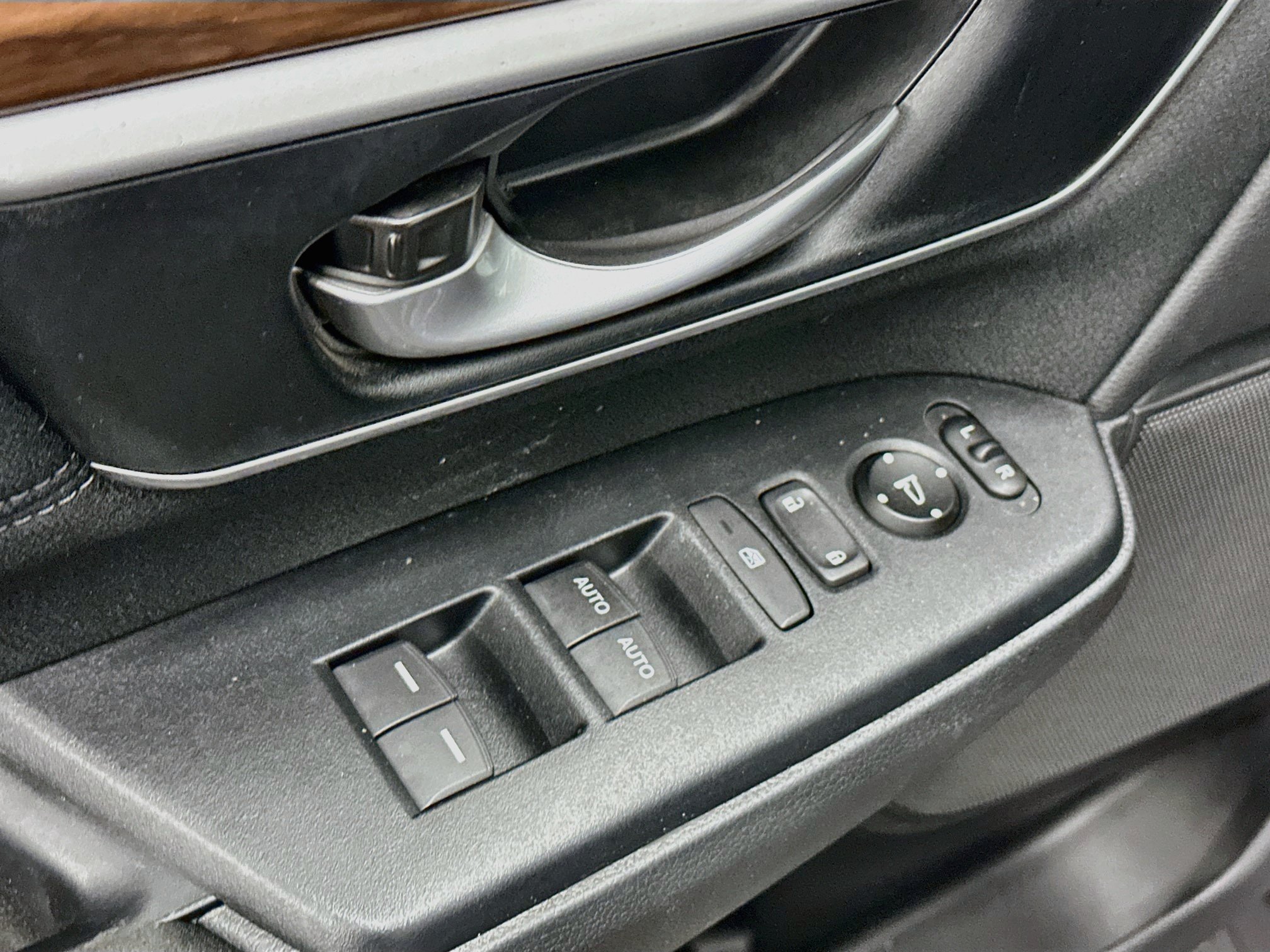 Used 2018 Honda CR-V EX image 15