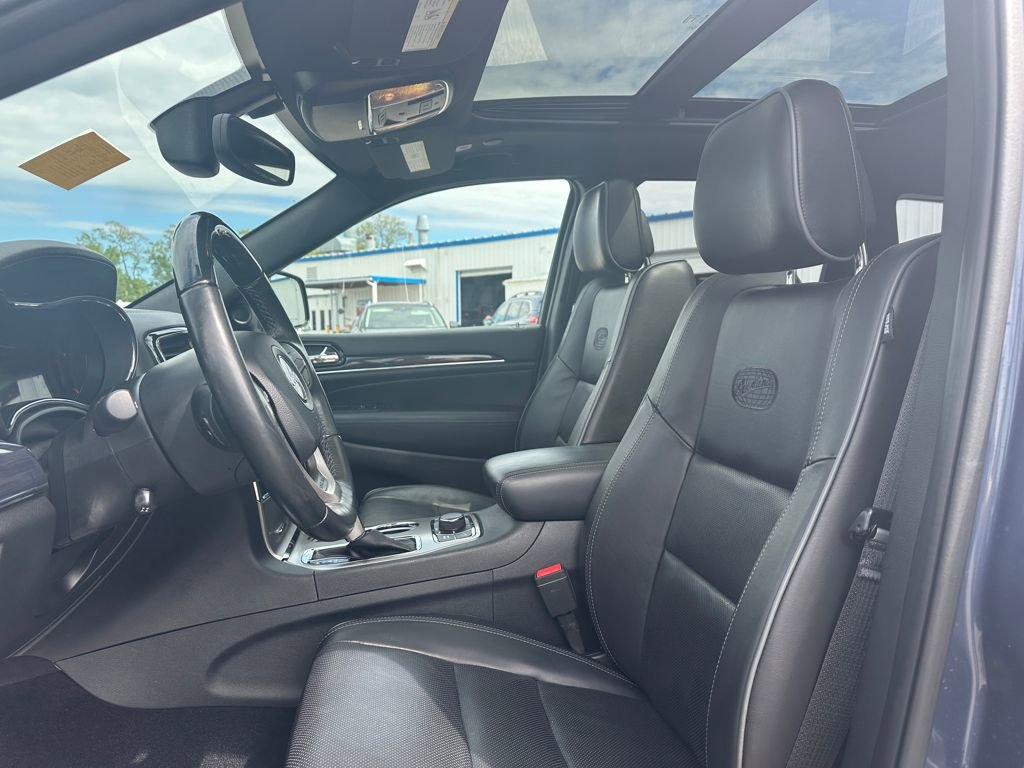Used 2020 Jeep Grand Cherokee Overland AWD/4WD image 24