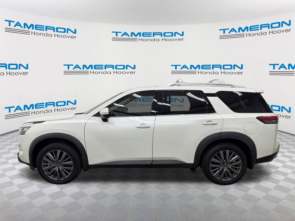 Used 2023 Nissan Pathfinder SL w/ SL Premium Package FWD image 2