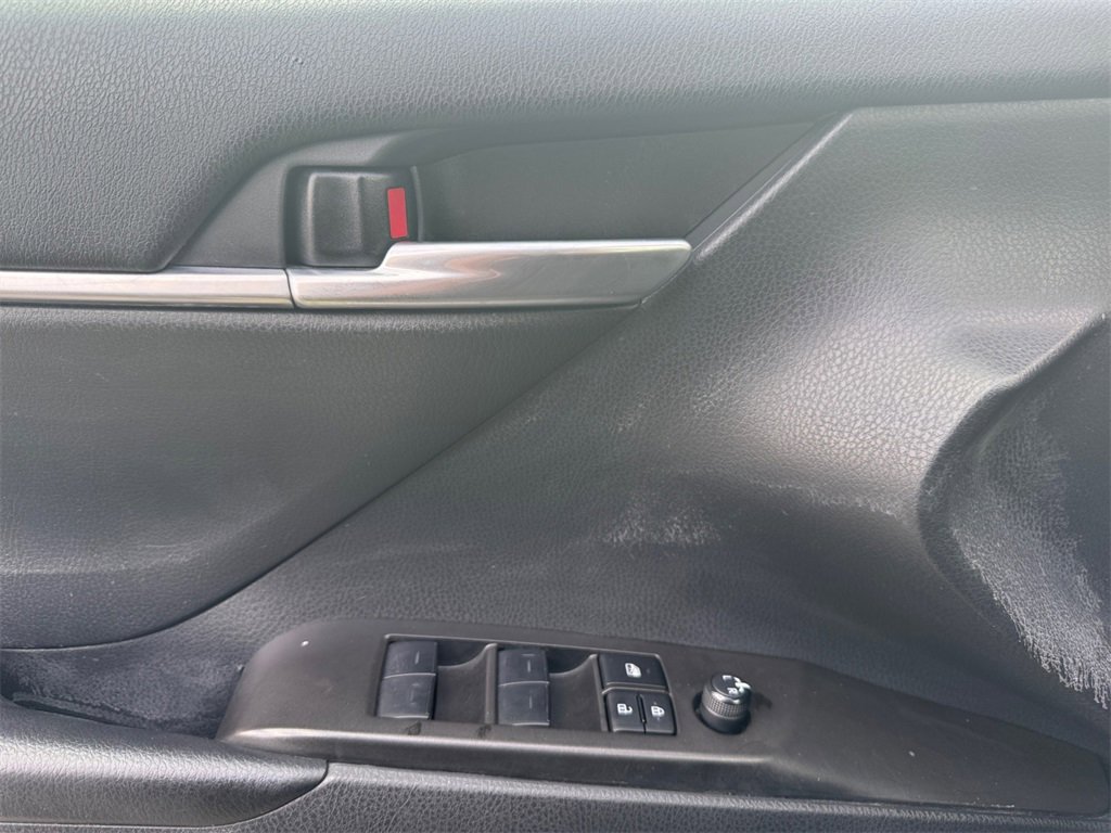 Used 2023 Toyota Camry SE image 20