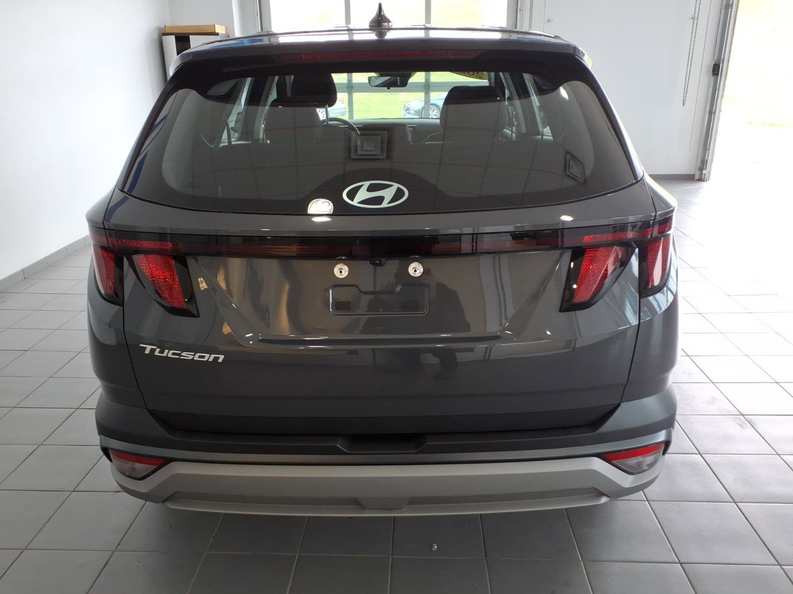 Certified 2025 Hyundai Tucson SE image 6