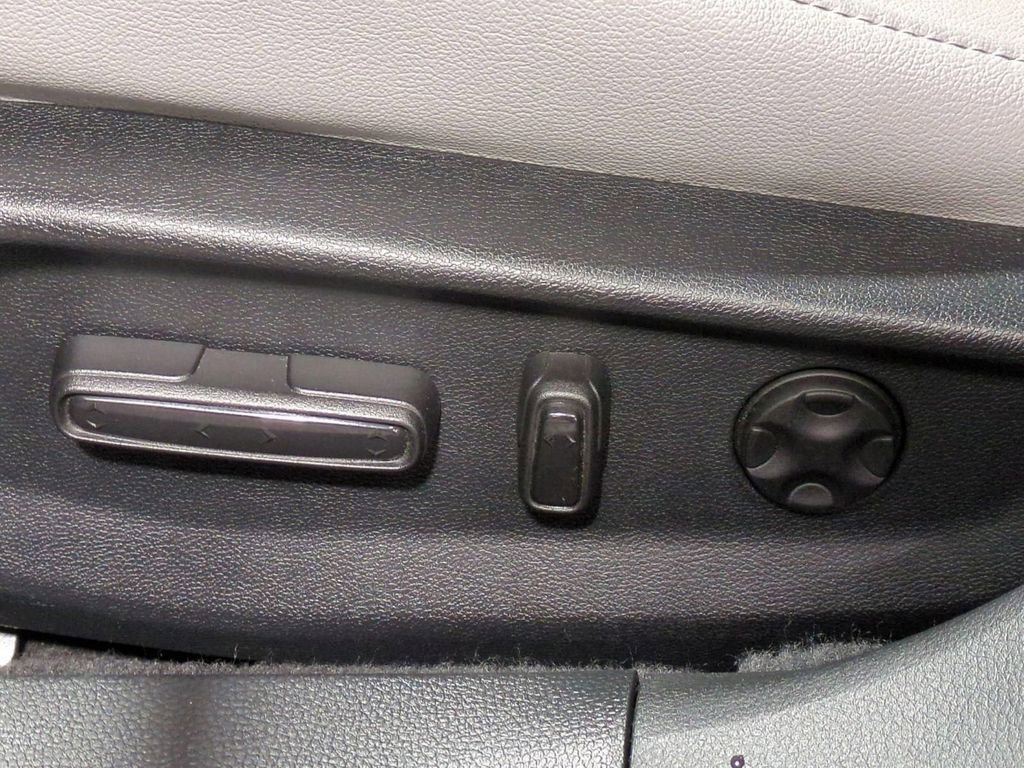Used 2020 Honda Accord Touring image 14