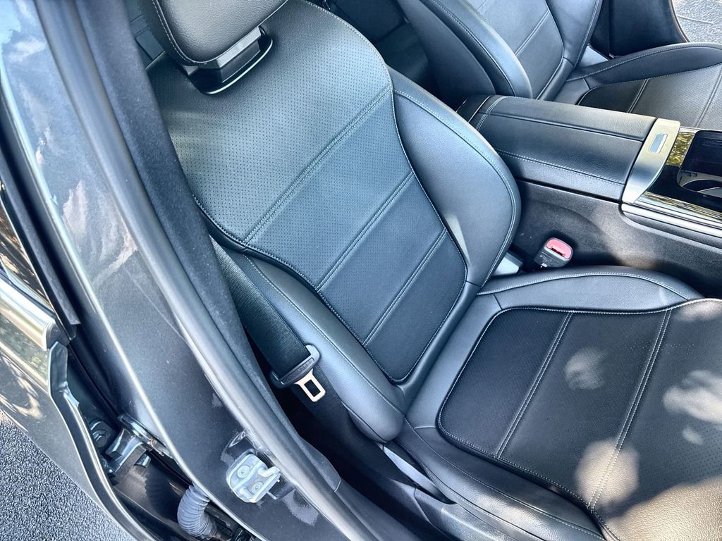 Used 2024 Mercedes-Benz C 300 Sedan image 33