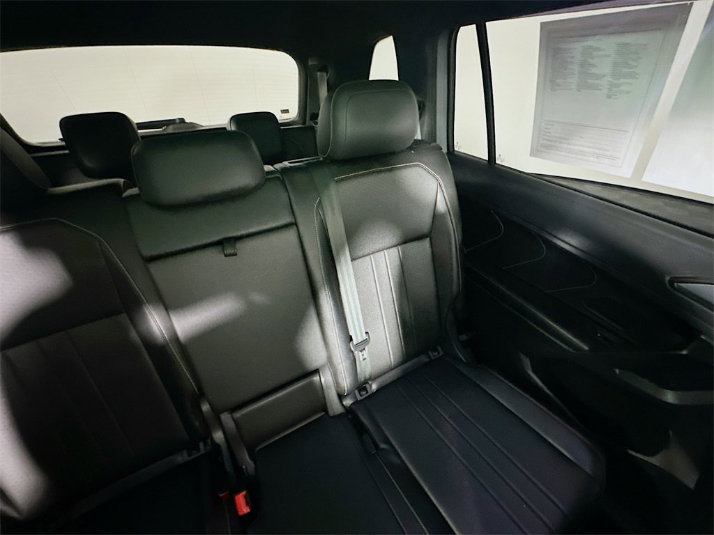 Used 2023 Volkswagen Tiguan SE R-Line image 14