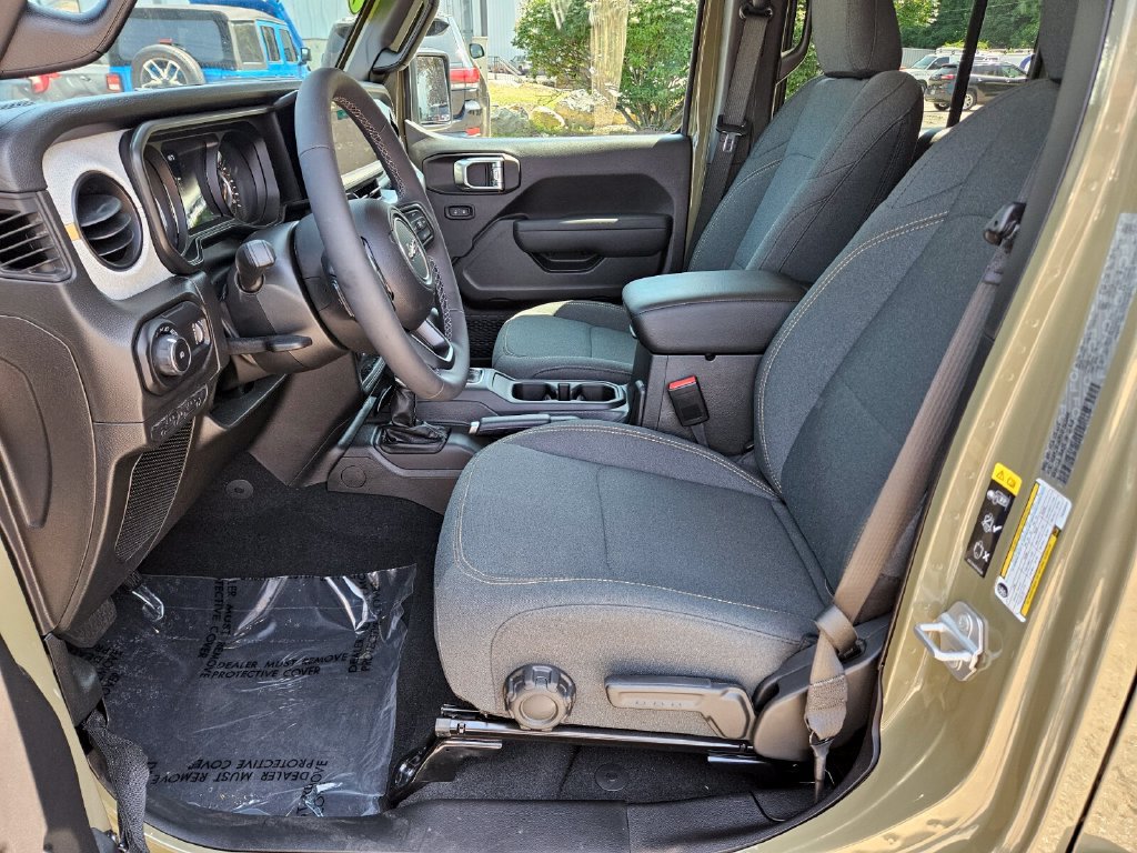 Used 2026 Jeep Wrangler Unlimited Sport AWD/4WD image 18