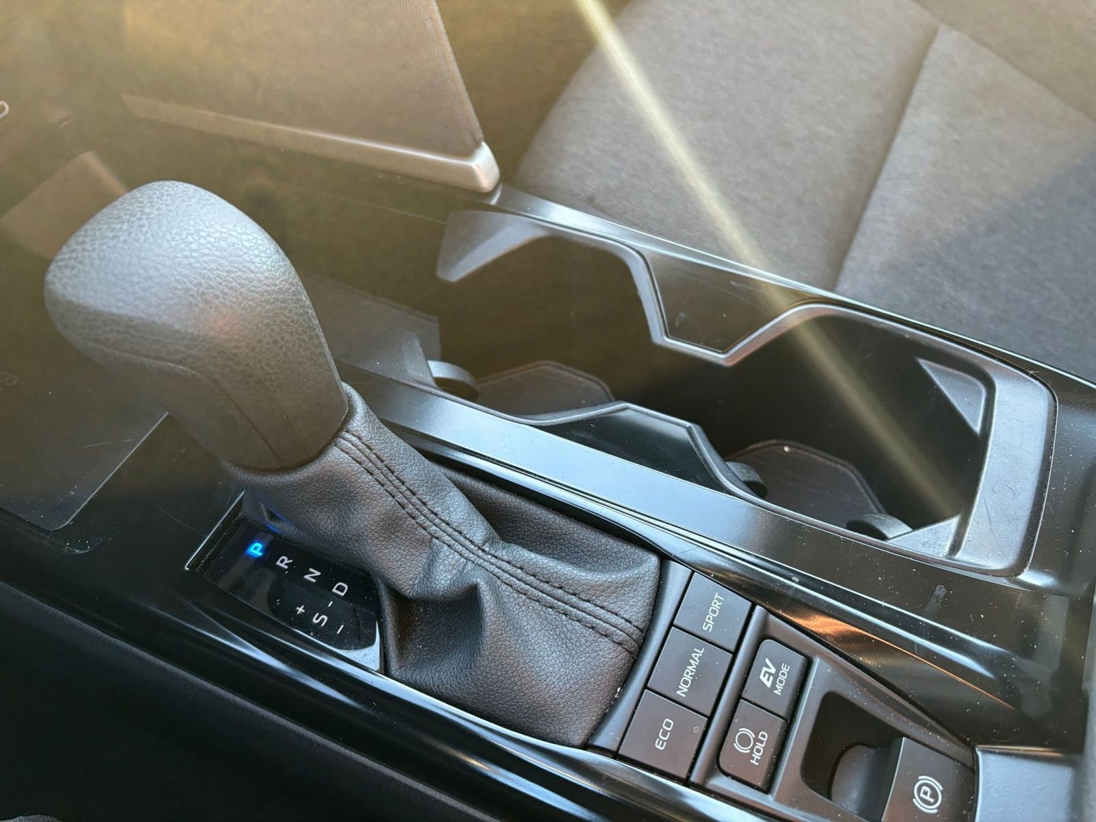 Used 2025 Toyota Camry LE image 40