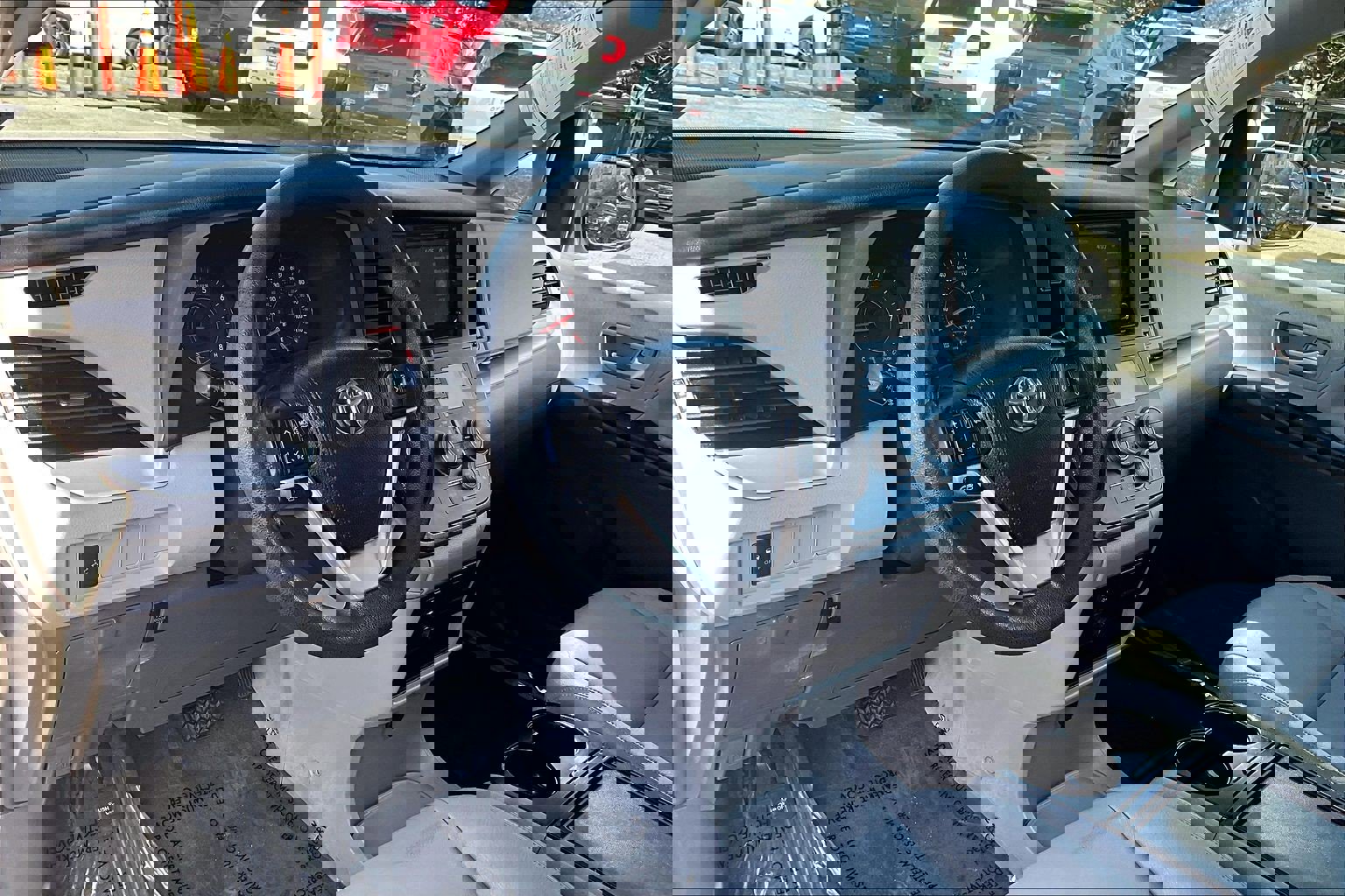 Used 2015 Toyota Sienna LE image 13