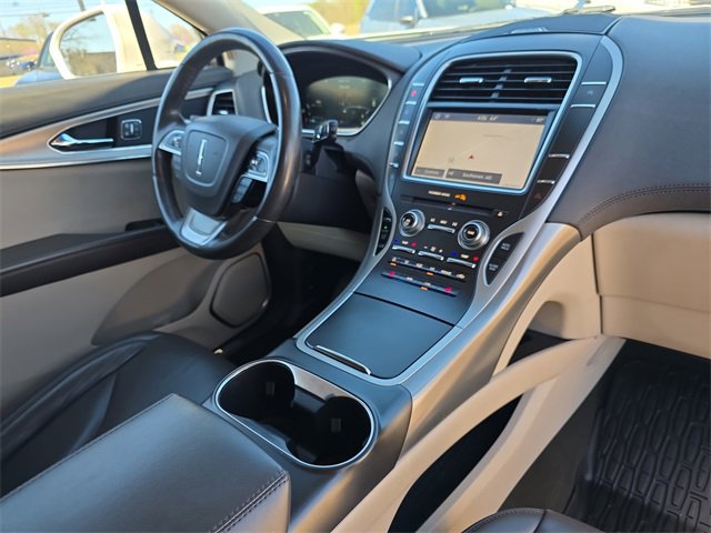 Used 2019 Lincoln Nautilus Select image 18