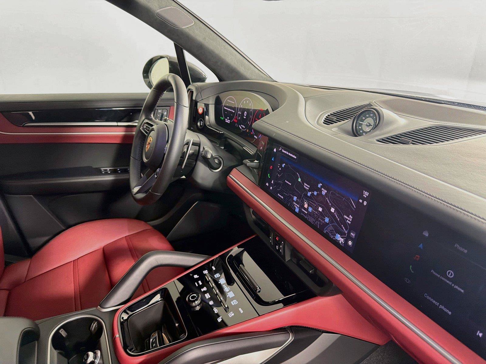 Certified 2026 Porsche Cayenne GTS AWD/4WD image 29