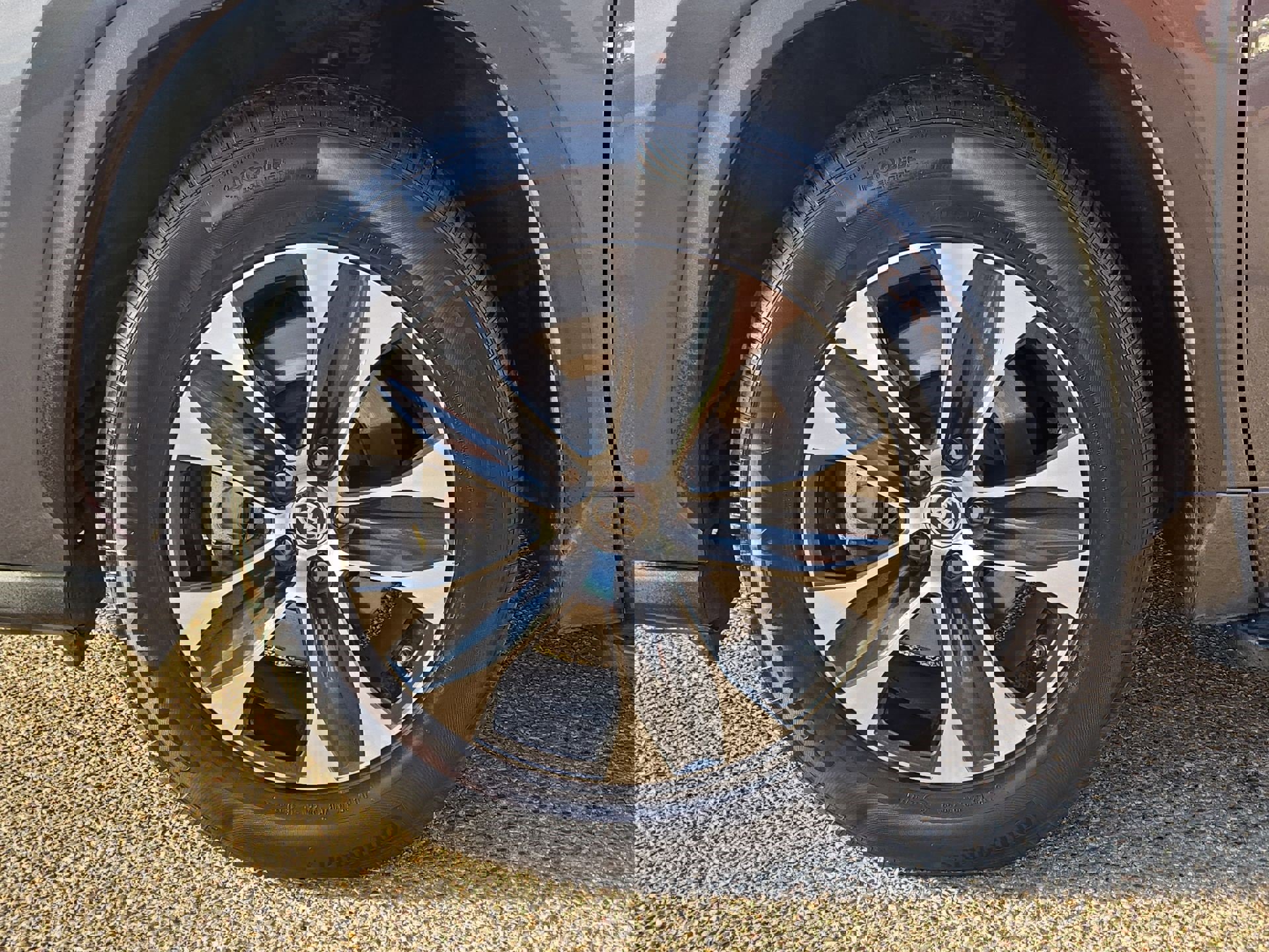 Used 2020 Toyota Highlander XLE image 11