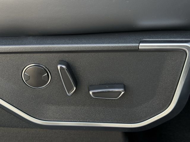 Used 2025 Ford F150 Raptor image 35