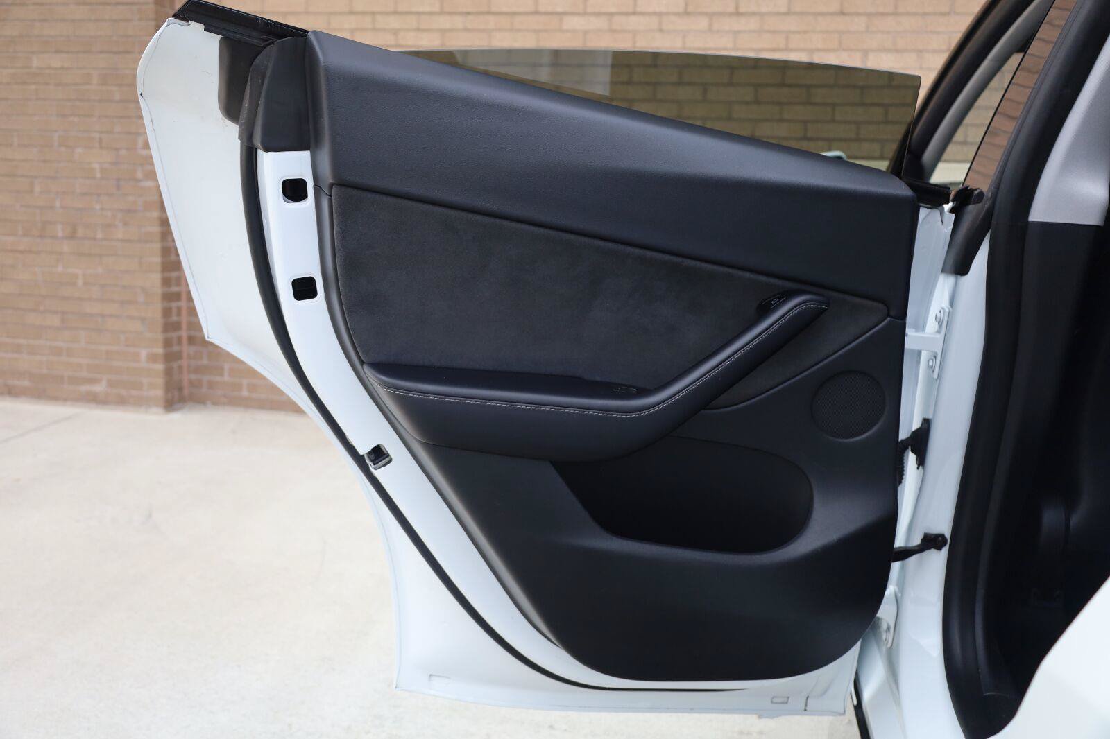 Used 2021 Tesla Model Y Long Range AWD/4WD image 19